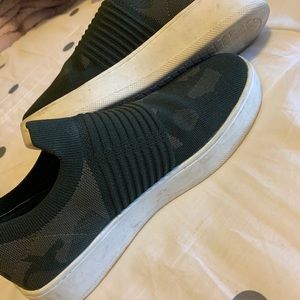 Steve Madden slip ons